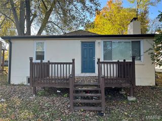 9833 Balboa Drive, St Louis, MO 63136