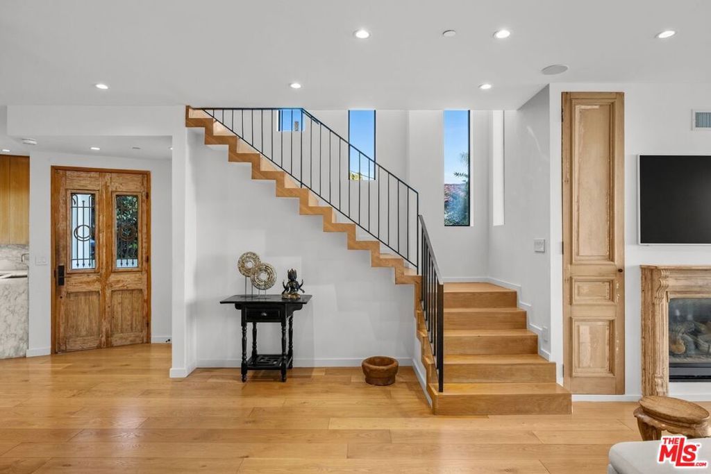 8241 Lincoln Terrace, Los Angeles, CA 90069 — photo 4