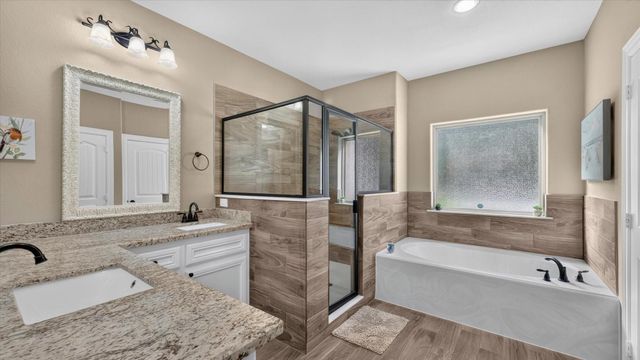 2504 W Green Briar Drive, Huntsville, TX 77340