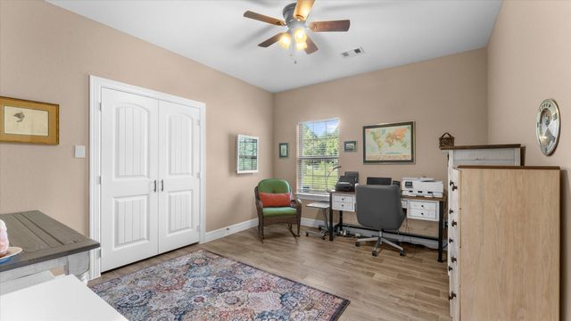 2504 W Green Briar Drive, Huntsville, TX 77340