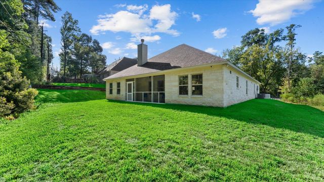 2504 W Green Briar Drive, Huntsville, TX 77340