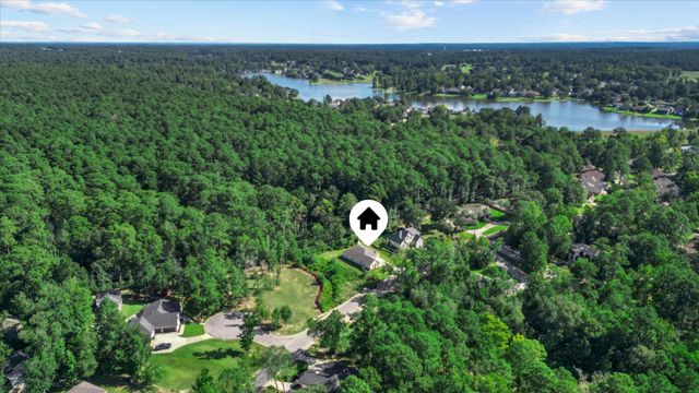 2504 W Green Briar Drive, Huntsville, TX 77340