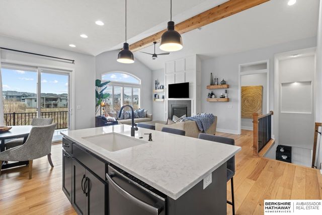 21757 G Street, Elkhorn, NE 68022