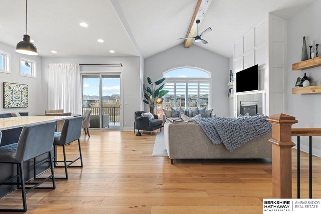 21757 G Street, Elkhorn, NE 68022