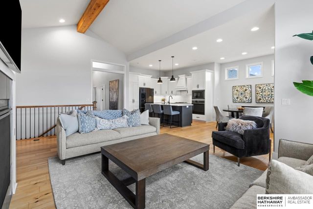 21757 G Street, Elkhorn, NE 68022