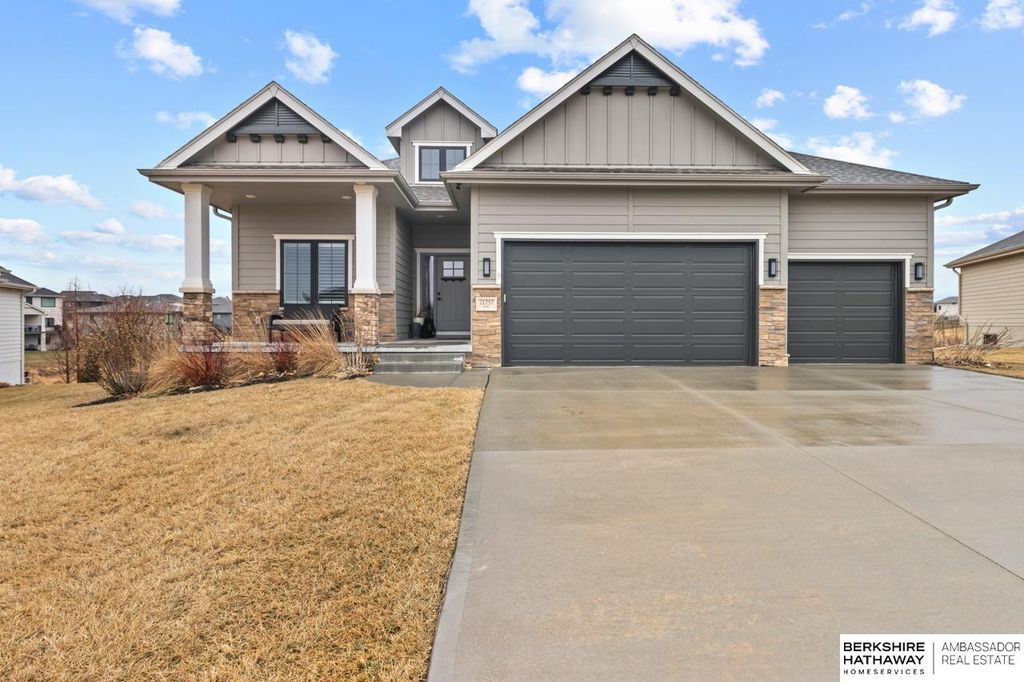 21757 G Street, Elkhorn, NE 68022
