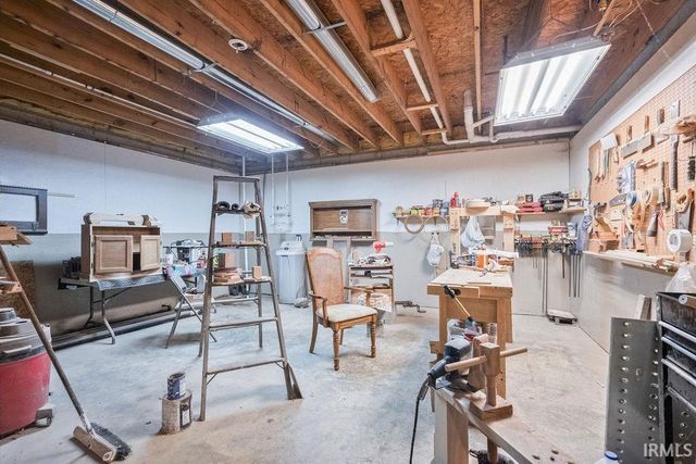 5307 W DIVISION Road, Tipton, IN 46072