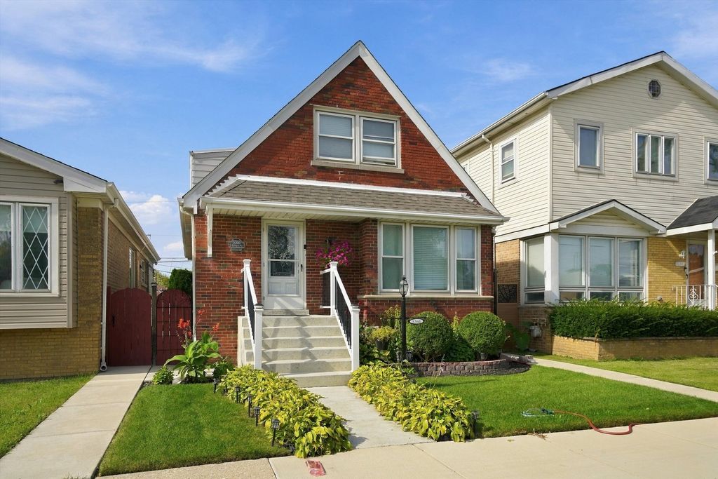 5360 S Kenneth Avenue, Chicago, IL 60632 — photo 2