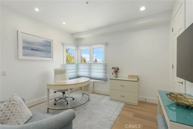 11805 Henley Lane, Los Angeles, CA 90077
