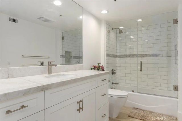 11805 Henley Lane, Los Angeles, CA 90077