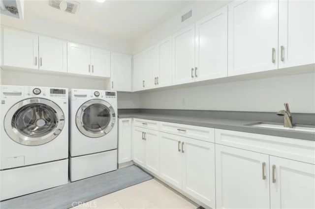 11805 Henley Lane, Los Angeles, CA 90077