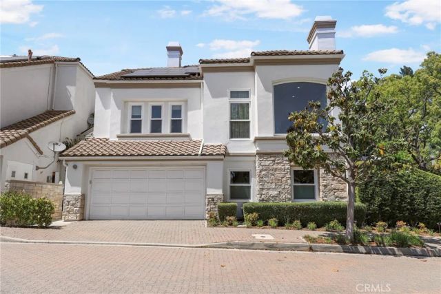 11805 Henley Lane, Los Angeles, CA 90077