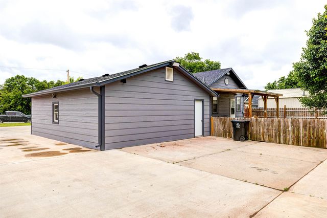 1109 N 9th Street, Salina, KS 67401