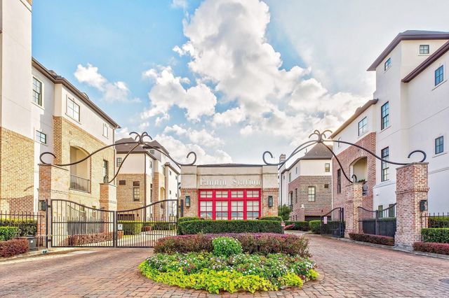 2003 Covent Garden Station, Houston, TX 77045