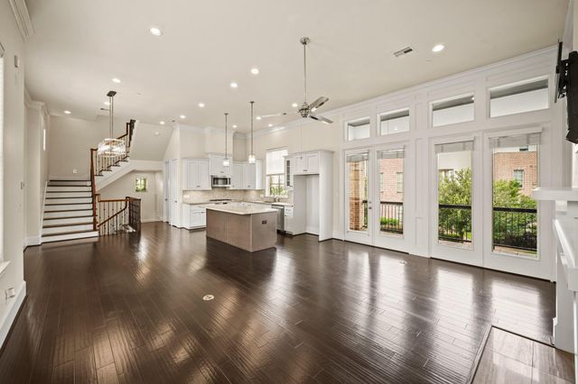 2003 Covent Garden Station, Houston, TX 77045