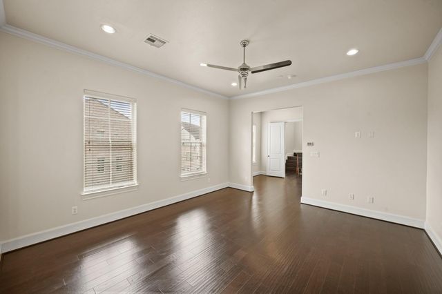 2003 Covent Garden Station, Houston, TX 77045