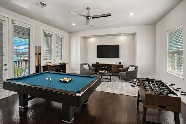 2003 Covent Garden Station, Houston, TX 77045