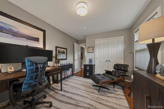 16265 Locherbie Avenue, Beverly Hills Village, MI 48025