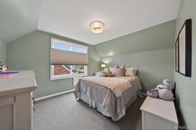 16265 Locherbie Avenue, Beverly Hills Village, MI 48025