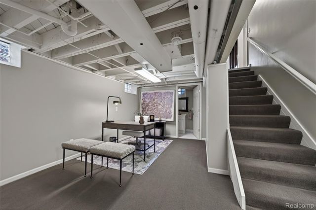 16265 Locherbie Avenue, Beverly Hills Village, MI 48025