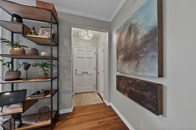 16265 Locherbie Avenue, Beverly Hills Village, MI 48025