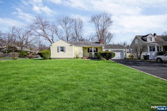 704 Evans Street, Paramus, NJ 07652