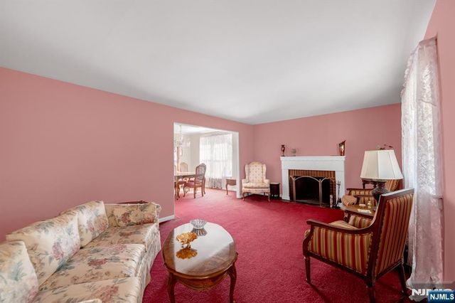 704 Evans Street, Paramus, NJ 07652