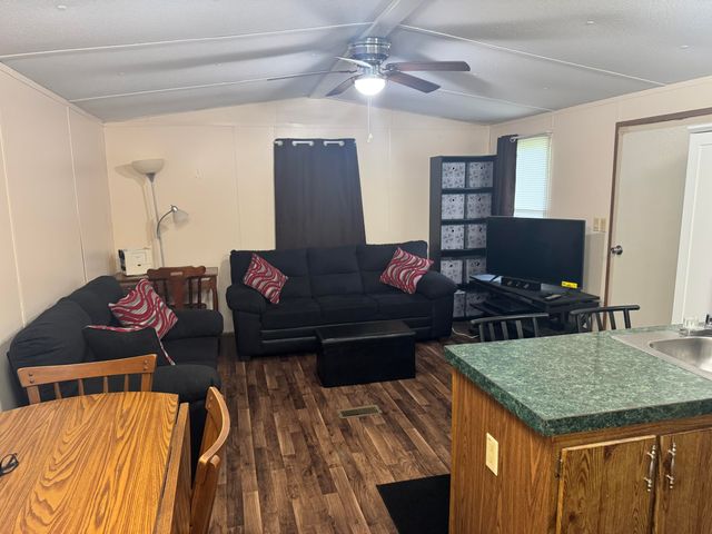 178 School Avenue, Williamsburg, KY 40769