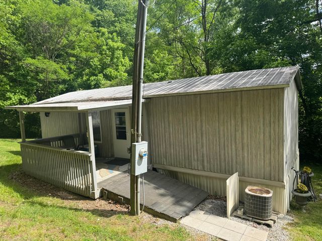 178 School Avenue, Williamsburg, KY 40769