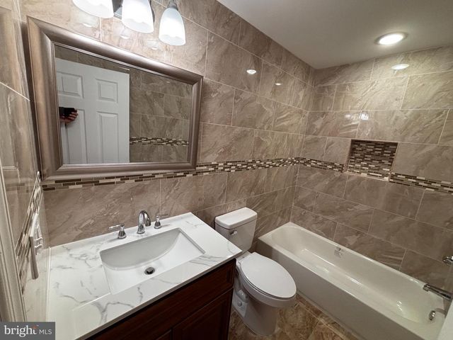 5817 N 15TH ST, Philadelphia, PA 19141