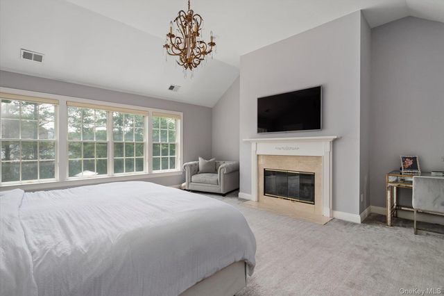 37 Legends Circle, Melville, NY 11747