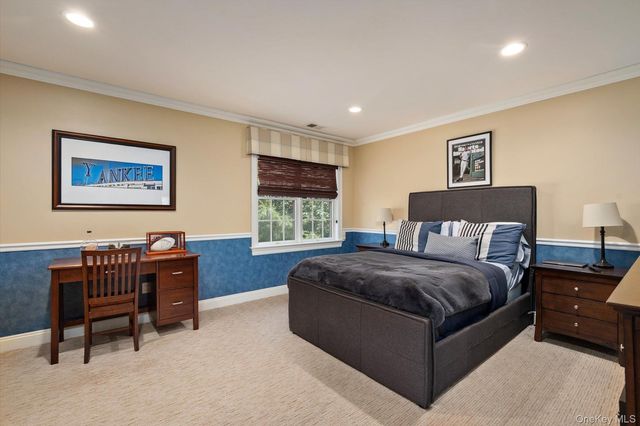 37 Legends Circle, Melville, NY 11747