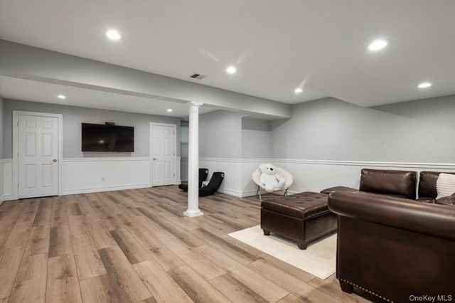 37 Legends Circle, Melville, NY 11747