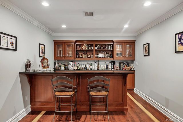 37 Legends Circle, Melville, NY 11747