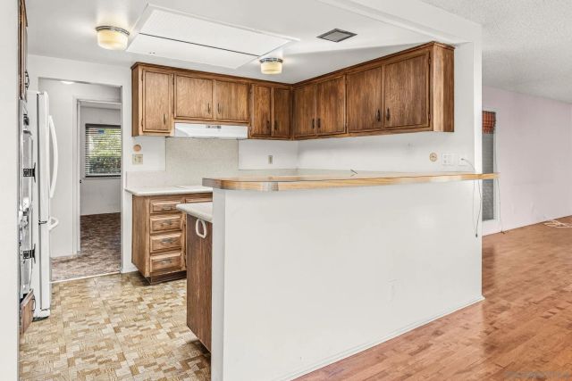 1896 Fairway Park A, Escondido, CA 92026