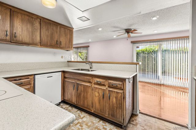 1896 Fairway Park A, Escondido, CA 92026