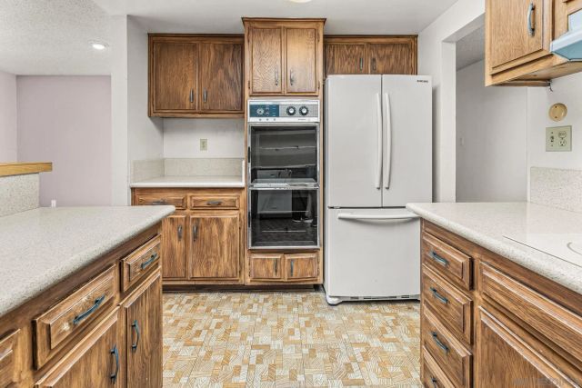 1896 Fairway Park A, Escondido, CA 92026
