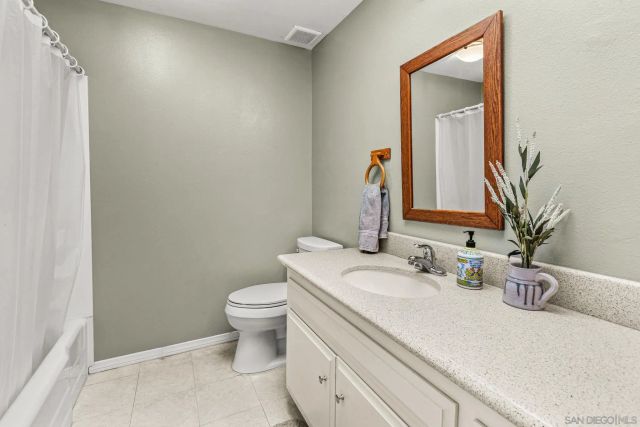1896 Fairway Park A, Escondido, CA 92026