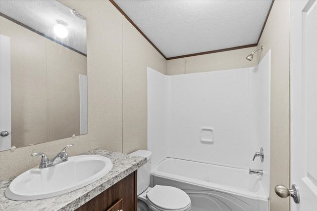 84 Jones Dr, Pinckard, AL 36350