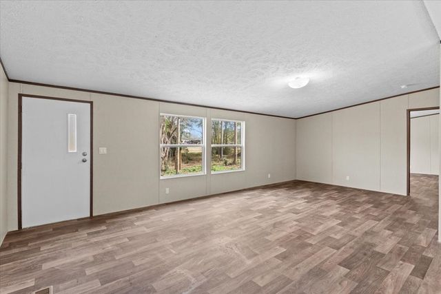 84 Jones Dr, Pinckard, AL 36350