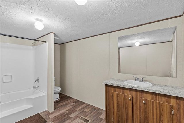 84 Jones Dr, Pinckard, AL 36350