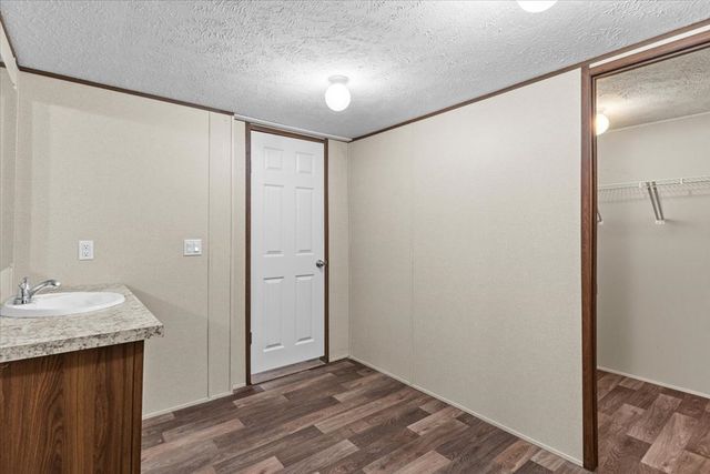 84 Jones Dr, Pinckard, AL 36350