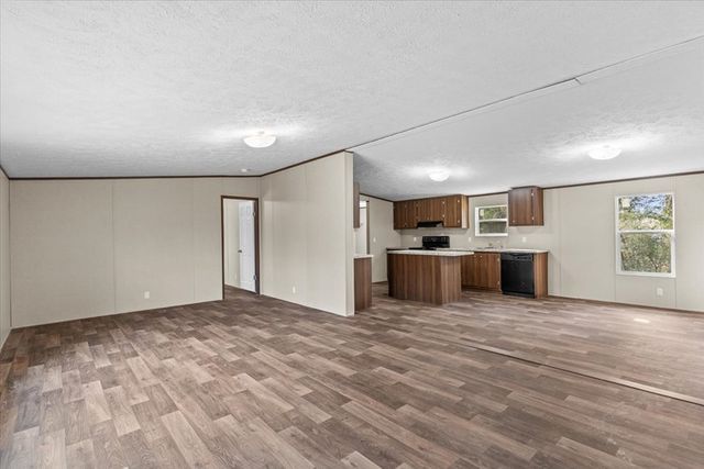 84 Jones Dr, Pinckard, AL 36350