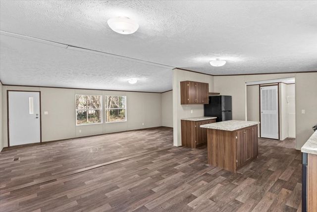 84 Jones Dr, Pinckard, AL 36350