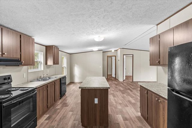 84 Jones Dr, Pinckard, AL 36350