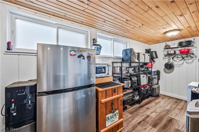 32242 Woodale Drive, Hanoverton, OH 44423