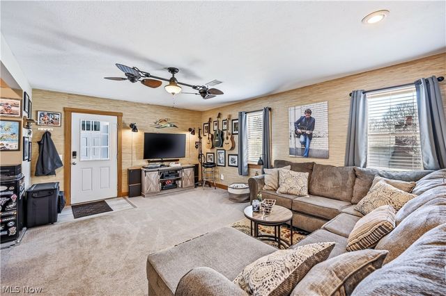 32242 Woodale Drive, Hanoverton, OH 44423