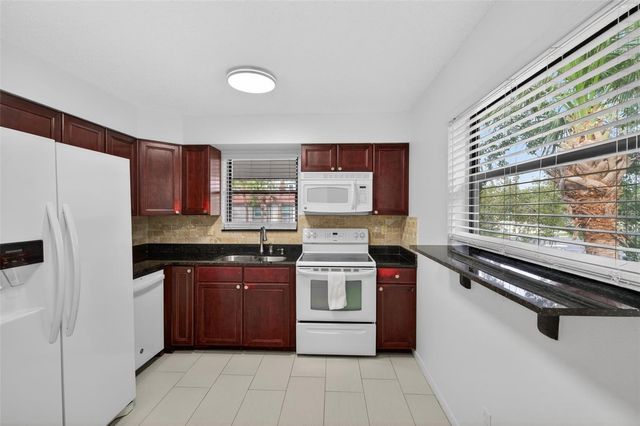 484 SANTA CRUZ PLACE NE G, St Petersburg, FL 33703