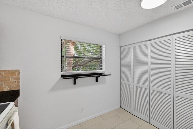 484 SANTA CRUZ PLACE NE G, St Petersburg, FL 33703