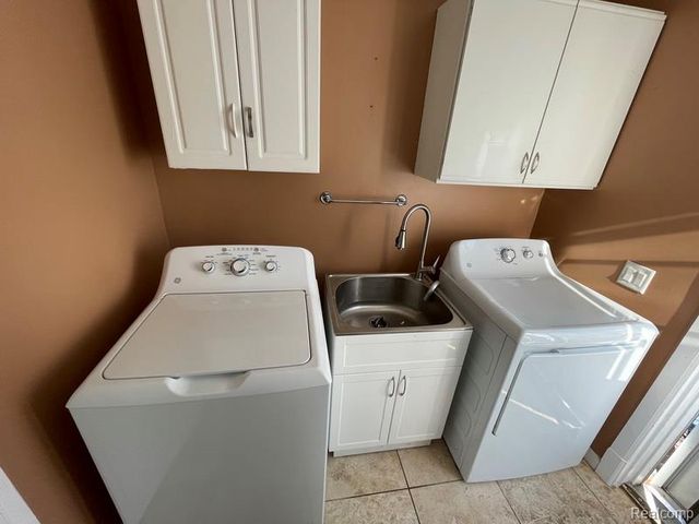 1240 Wagner Avenue, Bloomfield Hills, MI 48302